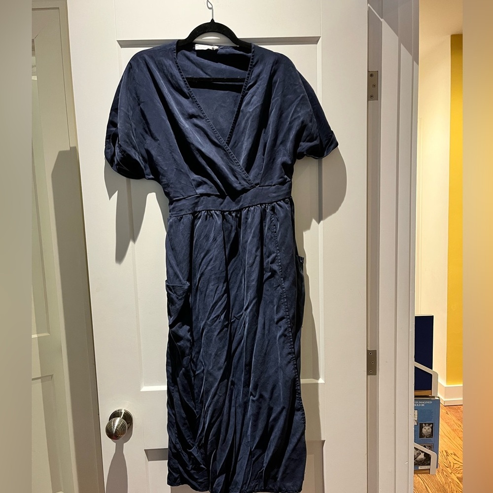 SOLD Celtic & Co. Navy Sustainable Lyocell Midi Dress - Picture 4 of 13